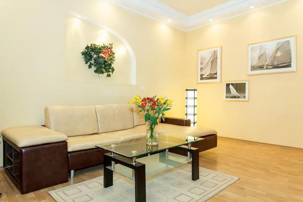 Apartment On Soborniy 177 Zaporizhia Екстериор снимка